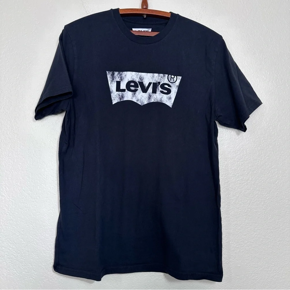Levi’s Men’s Classic Wing Logo T-Shirt in Black/White Size L